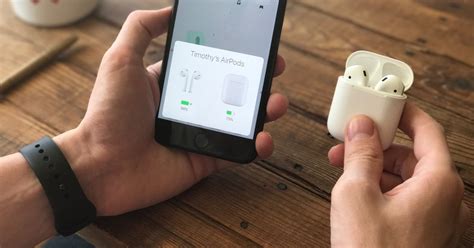 Connect your AirPods again. If none of the other troubleshooting steps have worked, connect your AirPods to your device again. With the AirPods inside, close the AirPod case. Wait 15 seconds. Open the lid of the case. If the status light flashes white, your AirPods are ready to connect. Hard reset your AirPods.. 