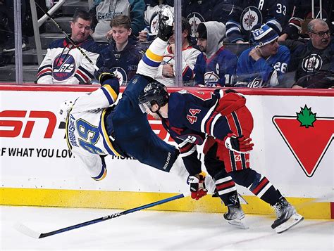 Connor, Scheifele lead Jets to 5-2 win over Blues