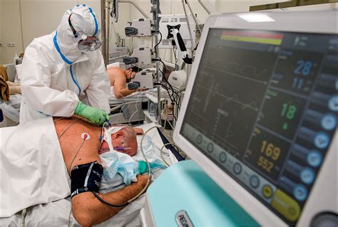 Consider Early Intubation in Hospitalized Patients with COVID-19