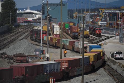 Container shipments plummet at Port of Vancouver in step with falling consumer demand