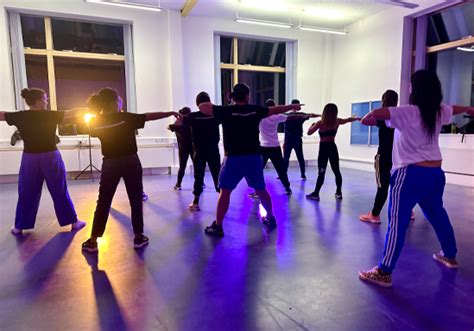 Contemporary dance classes adults.  Beginner and Advanced level drop-in classes ...
