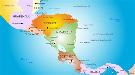 Centroamérica es un puente terrestre que conecta los continentes de América del Norte y América del Sur, con el Océano Pacífico al oeste y el Mar Caribe al este. Una cadena montañosa central domina el interior desde México hasta Panamá. Las planicies costeras de América Central tienen climas tropicales y húmedos tipo A.. 