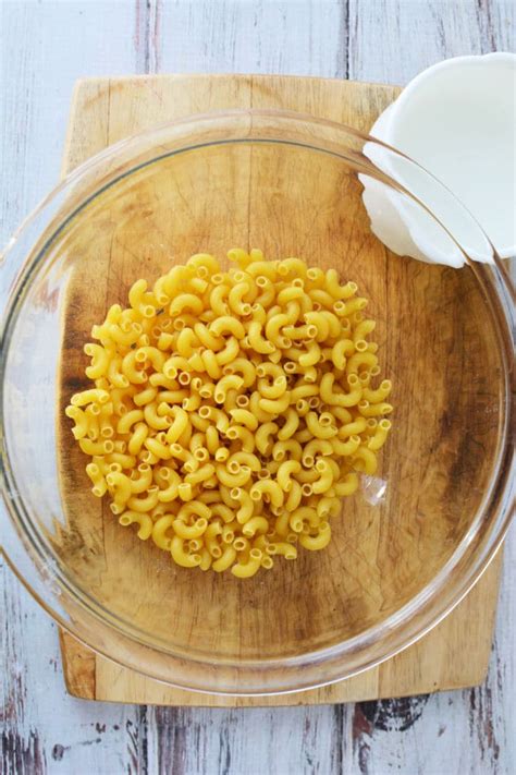 Cook macaroni in microwave