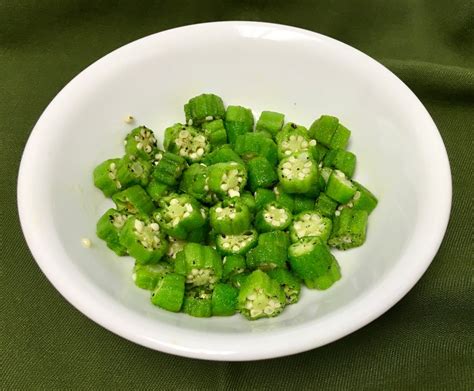 Cook okra in microwave