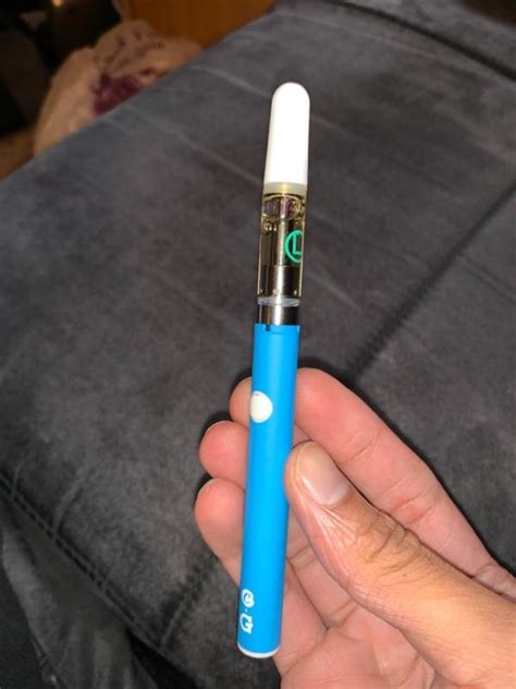 If you've ever used a weed pen before, you know how convenient and user friendly they are. Instead of taking the time to roll up, you just take a drag, and you're done. As vape carts become more and more popular, some brands rise to the top in terms of product quality. One top cannabis brand in the vape cartridge and oils space is Raw Garden.. 