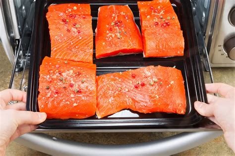 Cooking salmon fillets in convection oven