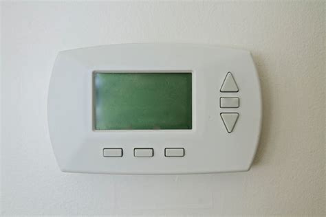 I have changed the batteries but the same thing keeps happening. it has been over 5 mins. the thermostat lights up and clicks like it is about to start up but nothing happens and the cool on starts blinking again. Contractor's Assistant: Just to clarify, do you think this is a larger HVAC problem, or something specific to the thermostat? Not sure.. 