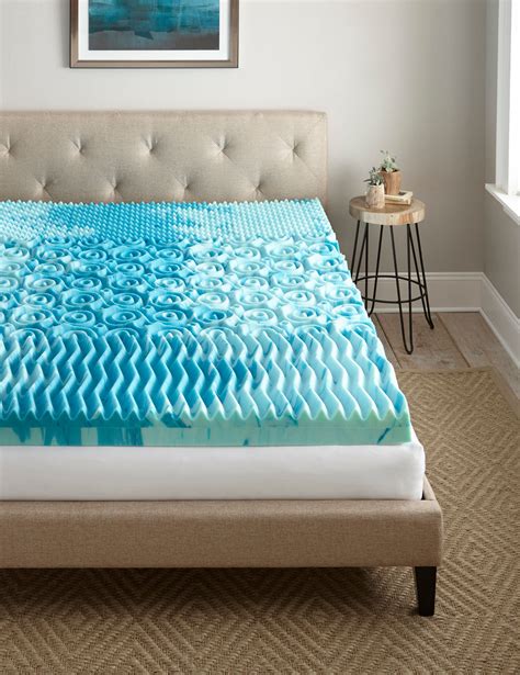 Cool mattress topper. This cooling mattress topper adapts to your body’s temperature for a cool comfortable rest. BREATHABLE TOPPER WITH SMART COVER - Our queen mattress topper is created with aero-space technology that is 8x more breathable than traditional memory foam. Its washable cover is made with hundreds of comfort pockets for optimum … 