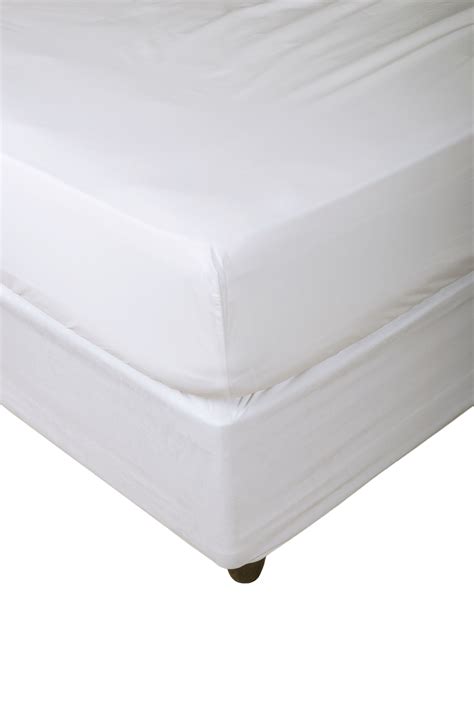 Cooling fitted sheet. Enhance your bed with the luxurious comfort of our most popular Fitted Sheet Queen Size 80" x 60". Temperature Regulating - Moisture-wicking, breathable, & silky to the touch. Mellanni double-brushed microfiber is cozy or cooling, depending on the season. Our lightweight fitted sheet is ideal for all sleepers, including those with sensitive skin. 