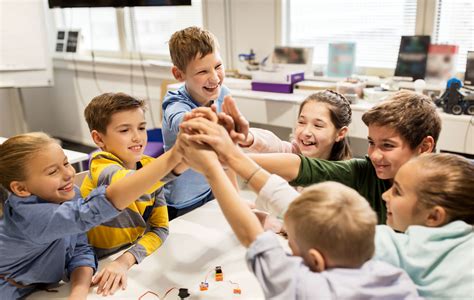Furthermore, cooperative learning improved students’ communic
