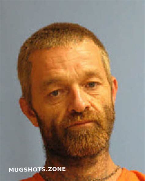 Bradley Edward Wells in Alabama Coosa County arrested for Simple Assault-Family, Count=1 5/03/1966.
