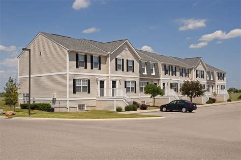 14 reviews of Copper Beech Townhomes- Bowling Green "Copper Beech Townhomes can be considered the most plush student living in Bowling Green. Copper Beech offers one, two, three, and four bedroom town houses. The town houses include a very spacious living room and full kitchen. In addition very nice sized bedrooms with a large amount of …. 