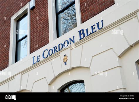 Cordon bleu schools. Explore the wide range of programmes and courses offered by Le Cordon Bleu, the world's leading culinary arts institute. Whether you want to learn classic French techniques, global cuisines, wine and spirits, hospitality … 