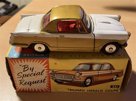 Corgi Triumph Herald Coupe Cream & Gold Model No 231 Play …