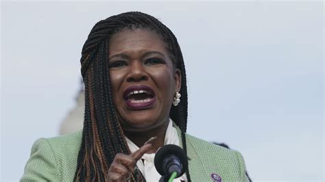 Cori Bush calls for 'ending' US support of Israel military after attacks