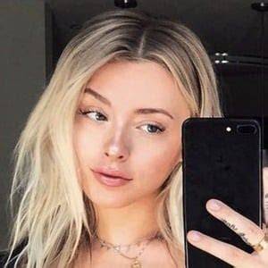 Corinnacopf Nude