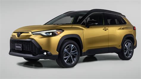 Corolla cross hybrid mpg. Jul 11, 2022 · 2023 Toyota Corolla Cross Hybrid: What’s New? The Toyota Corolla Cross Hybrid is all-new for 2023. It has a 2.0-liter four-cylinder with three electric motors that make a combined 194 horsepower ... 