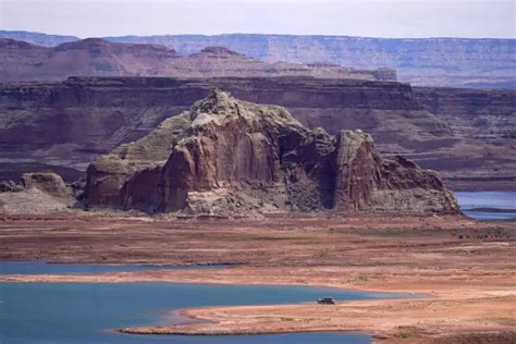 An Ohio man died in a cliff jumping accident at Lake Powell in Kane Co. on Thursday, July 20, according to the National Park Service.. 
