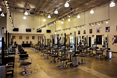 Cosmotology school. Ogle School - WILLOWBROOK Campus. Since 1973, Ogle School has prepared committed students for rewarding careers in the beauty industry through salon-modeled, student-centered training and development of the highest caliber. Ogle School in North Houston-Willowbrook is more than just a beauty school—it’s a gateway to mastering your ambitions. 
