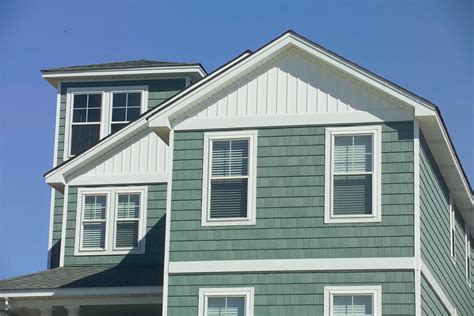 Cost for vinyl siding. The decision can be all about the look, or insurance against future problems. Structural repairs may also require replacing the siding. Replacement costs vary from region to region, so it’s best to ask local contractors for estimates. The national average runs about $10,000, but it can be as low as $5,400 or as high as $15,500. 
