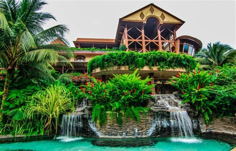 Costa rica family resort. According to the official Costa Rica tourism site, Costa Rica is famous for many things, such as plants and animals, exotic locations, the surrounding ocean life, adventure tours a... 