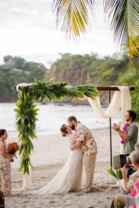 Costa rica wedding. Witnesses must be CLOSE RELATIVES TO THE COUPLE AND THEY HAVE TO BE OVER 18 YEARS OLD, please consider that a Civil wedding can not take place in Costa Rica ... 