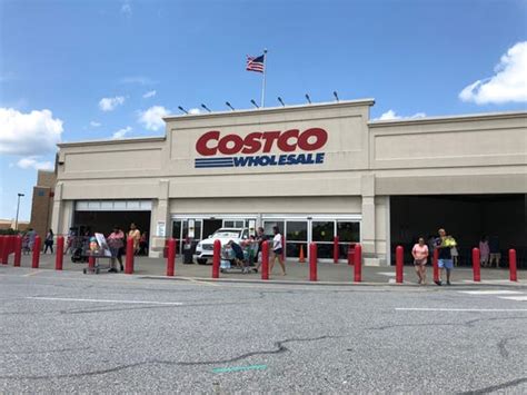 Shop Costco's Newark, DE location for electronics, groceries, small appliances, and more. Find quality brand-name products at warehouse prices. ... Christiana Warehouse. Address. 900 CENTER BLVD NEWARK, DE 19702-3221. Get Directions. Phone: (302) 894-0511 . Phone: (302) 894-0511