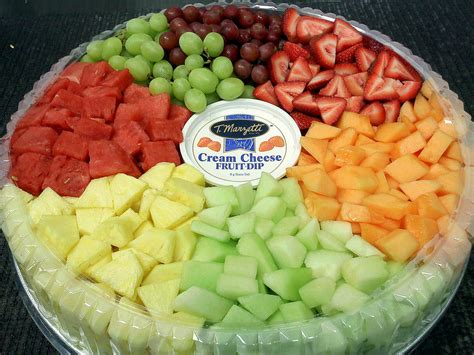 Costco fruit tray. Oct 19, 2023 · Yes, Costco sells fruit trays. Released this year, the warehouse store’s fruit and cheese tray sells for $4.99 a pound, with most costing around $17.50 a tray. 