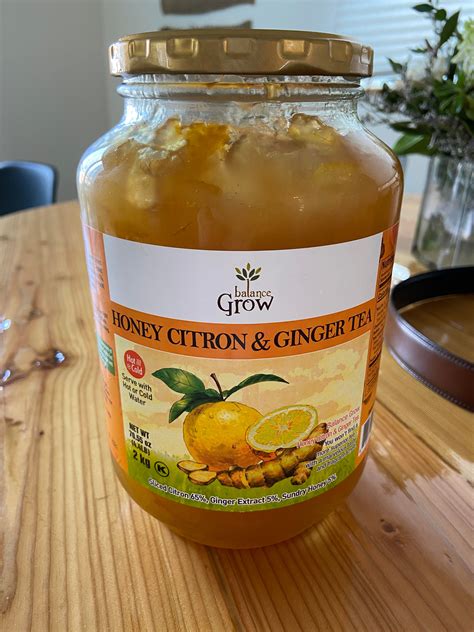 This Honey Citron tea has only 55 calories per every two to three teaspoons. It comes with no fat and cholesterol to meet your dietary needs. This ginger extract tea is a good source of vitamin C. INGREDIENTS Candied citron (65%) (citron (50%), sugar], sugar, oligosaccharides, honey (5%), candied ginger (5%) 