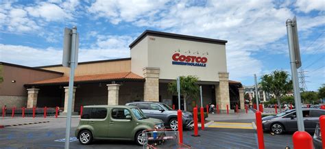 Costco huntington beach. May 2, 2012 · Appointments recommended! Schedule your appointment today at (separate login required). Walk-in-tire-business is welcome and will be determined by bay availability. Mon-Fri. 10:00am - 7:00pmSat. 9:30am - 6:00pmSun. None. Shop Costco's Huntington beach, CA location for electronics, groceries, small appliances, and more. 
