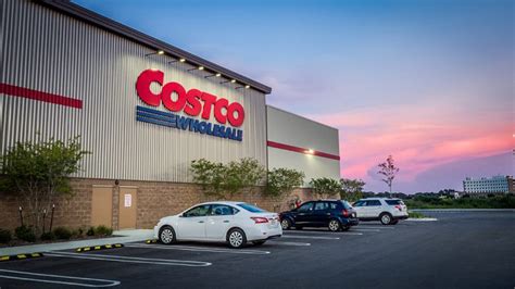 Costco lafayette la. Mar 1, 2016 · 0:05. 0:51. The Lafayette Costco will open Thursday, March 17, at 8 a.m., according to a news release. The 148,000-square-foot warehouse is located at 201 Meadow Farm Drive in the Ambassador Town ... 