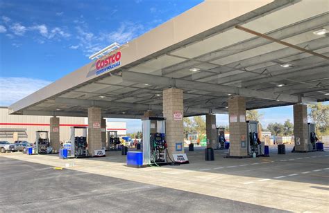 This Costco is 152,000 square feet, which is 30,000 square feet larger than the current Costco in Redding. It includes a new gas station with 30 pumps—diesel included. It also has 17 registers .... 