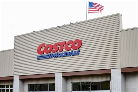 Looking for a one-stop shop for all your needs in Staten Island, NY? Visit Costco's warehouse and enjoy great deals on electronics, groceries, small appliances, and more. Whether you need to stock up your pantry, upgrade your gadgets, or treat yourself to something special, you'll find it at Costco. Don't miss our treasure hunt and same-day delivery options. . 