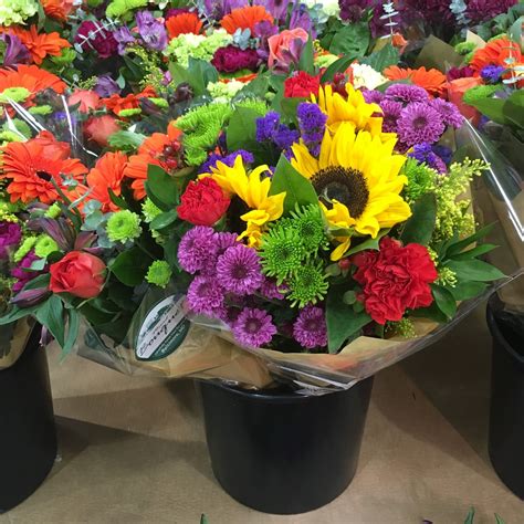 Costco offers online flower delivery thro