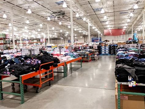 Costco wholesale glen mills. Costco Wholesale Corporation Glen Mills, PA (Onsite) Full-Time. CB Est Salary: $39K - $65K/Year. Job Details. Job Description Prepares and sells food and drinks to customers Pulls and stocks supplies and ingredients, cleans kitchen area and eating area Provides prompt and courteous member service. 