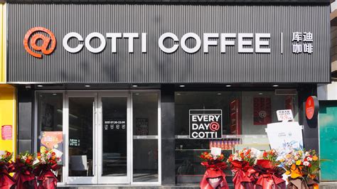 COTTI COFFEE opens its first store in Sheung Wan, Hong Kong. COTTI COFFEE was founded in mainland China in 2022, and its founders were the former managers of another well-known brand Luckin Coffee, Lu Zhengyao and Qian Zhiya. They left the company in 2020 due to Luckin’s financial reporting fraud. , COTTI COFFEE was founded two years later.