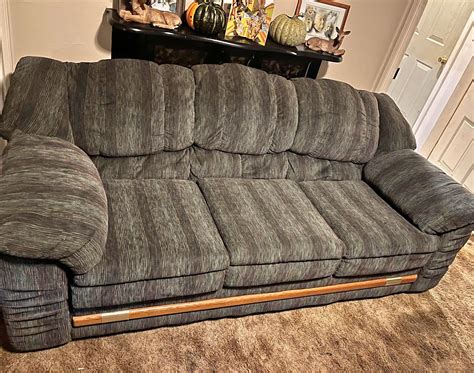 American Freight has been providing customers with the best furniture at the best lowest prices since 1994 . We offer a wide selection of furniture in all styles and sizes to suit any budget. We have everything from couches and accent chairs to dining room sets and bedroom furniture. Whatever your needs are, we have something for you..