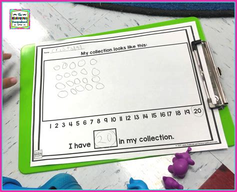 Counting Collections in Kindergarten and a FREEBIE! Counting