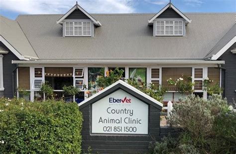 Country animal clinic. After hours duty is shared: during weekdays, it is one out of ten, and weekends is one out of seven. Please visit our website at www.countryanimalclinic.co.za to get a better appreciation of our facility. If interested, please contact Dr Angelique Smith on (021) 851 1500 or … 