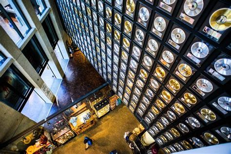 Feb 28, 2023 ... The Country Music Hall of Fame and Museum contributes significantly to Nashville's prosperity, generating an economic impact of nearly $93 ....