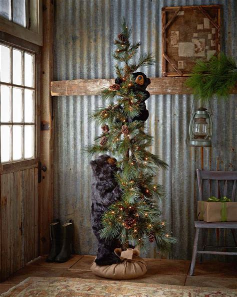 Country rustic christmas. Rustic Christmas decor is perfect for creating a relaxed, nature-inspired, festive scheme – that doesn't take itself too seriously. We're talking neutral color palettes, simple, understated designs, and, … 