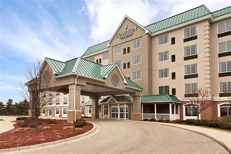Reserve a stay next to Fox River Mall at the Country Inn & Suites, Appleton, WI and enjoy free WiFi, an indoor pool, and a free hot breakfast.