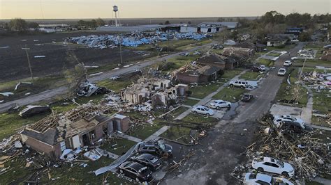 County coroner tells ABC News that at least 7 people have been killed in Mississippi tornado