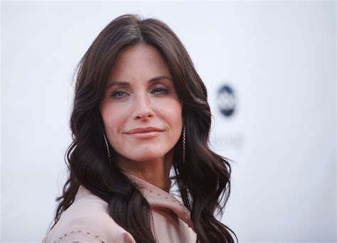 Courteney Cox Says She Had to Sell Her LA Mansion Because It …