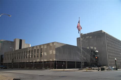 Courthouse peoria il. Federal Building and U. S. Courthouse, Peoria, IL. Location: 100 NE Monroe St, Peoria, IL 61602. Significance. The first official U.S. Post Office in Peoria was established on April 9, 1825. Prior to that time, mail was received via St. Louis, and was carried by travelers making a round-trip journey to that city. 