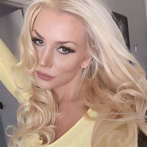 Courtney Blonde Porn