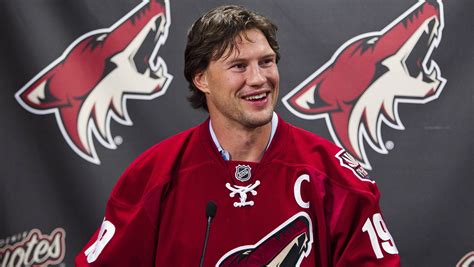 Coyotes sign Shane Doan