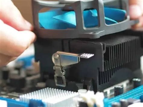 Cpu fan running when computer is off