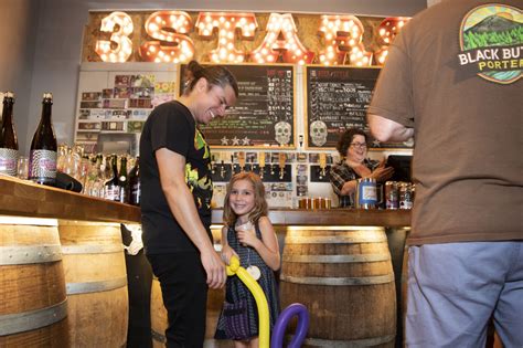 Craft brewing led to the rise of babies in bars - Vox