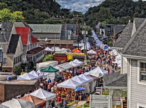 Hosted in the streets of Historic Occoquan, the Fall Arts & Crafts Show will feature two packed days of a wide range of 200+ artisans, makers and creators in over 20 categories. Meet emerging and experienced artisans, talk to them about their work, and view demonstrations of some of their craft techniques.. 
